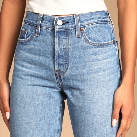 Wedgie Straight High-Rise Distressed Cropped Jeans - Picture 3 of 9